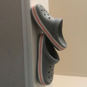 M5/W7 Grey/orange Crocs worm about 5-7 times